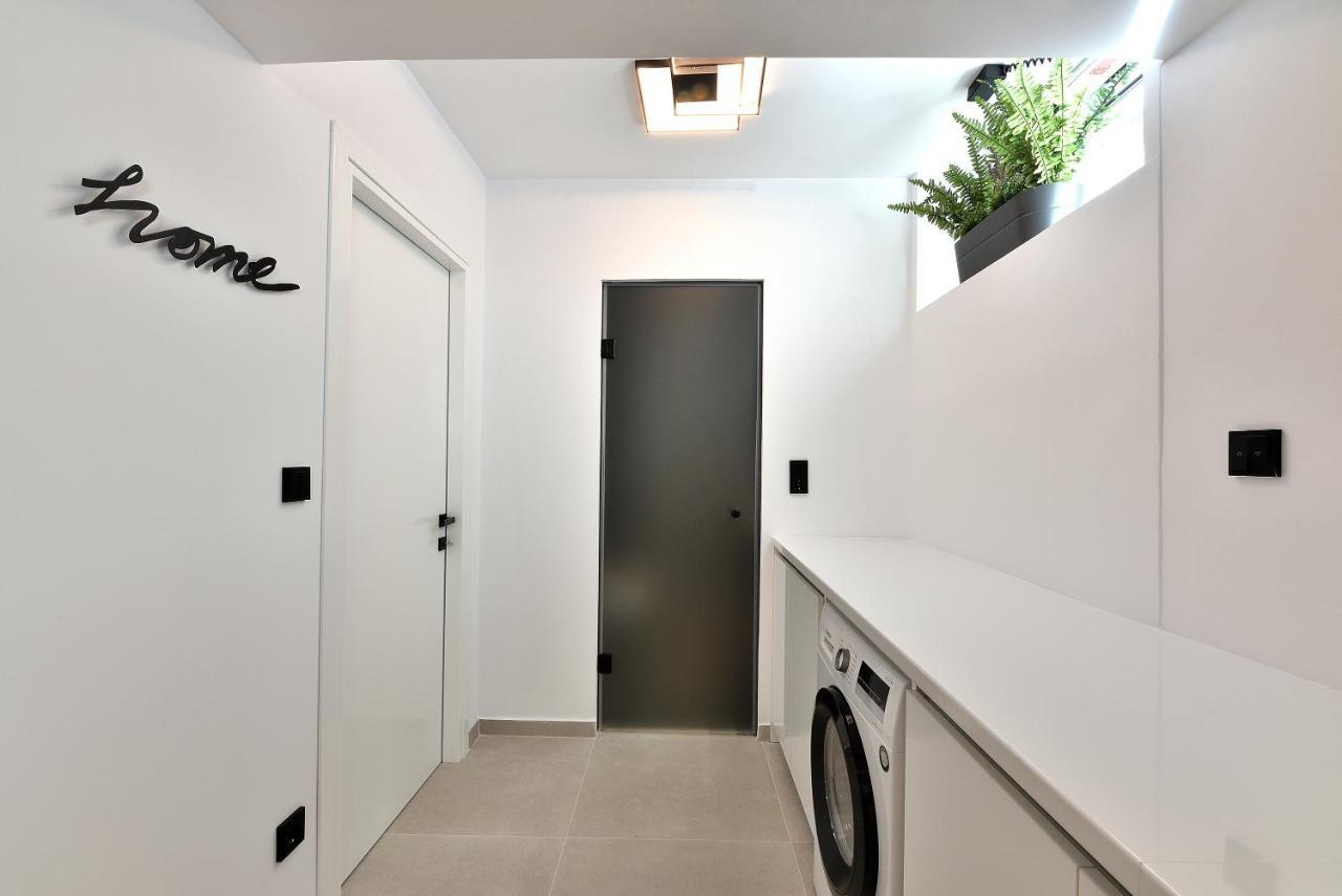 Phaedrus Living City Center Luxury Flat Skoufa Atene Esterno foto